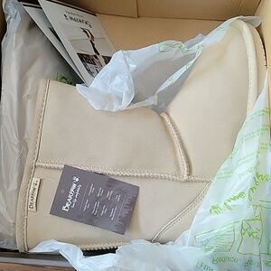 Bear Paw Emma Short Camel Size 8